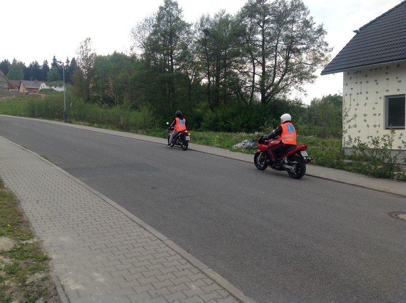 Zkouška z jízdy na motocyklu do kopce